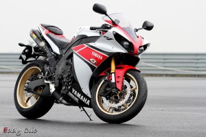 yamaha-r1